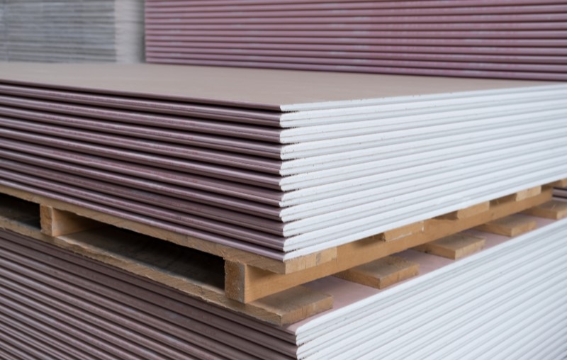 Placa de gesso | Foto de placas de gesso empilhadas | Método Construtivo | Blog Alea